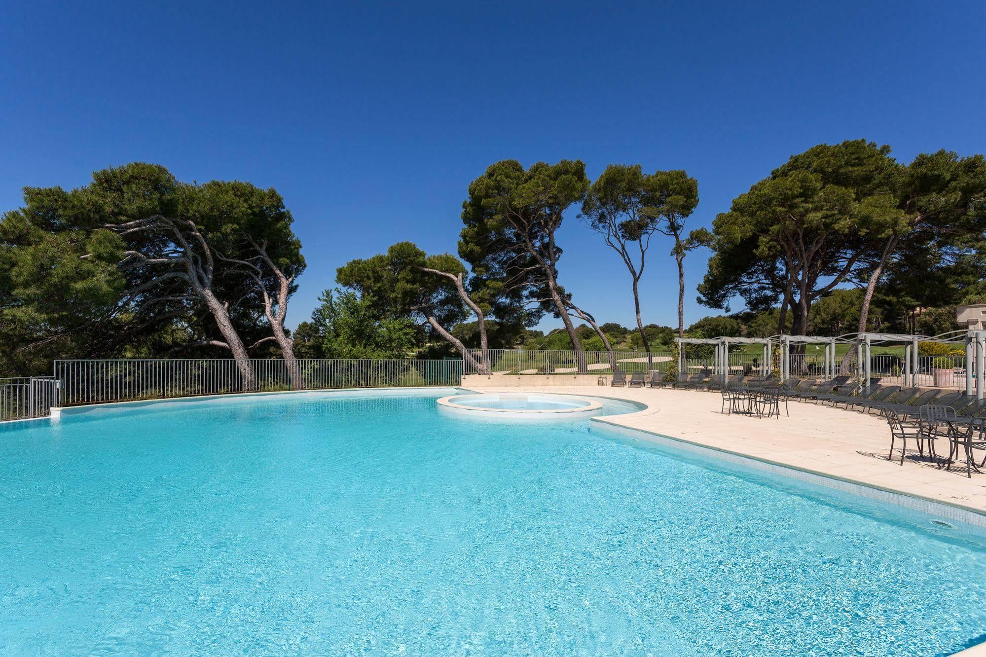Saumane-de-Vaucluse Madame Vacances Residence Provence Country Club المظهر الخارجي الصورة