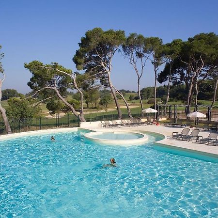 Saumane-de-Vaucluse Madame Vacances Residence Provence Country Club الغرفة الصورة