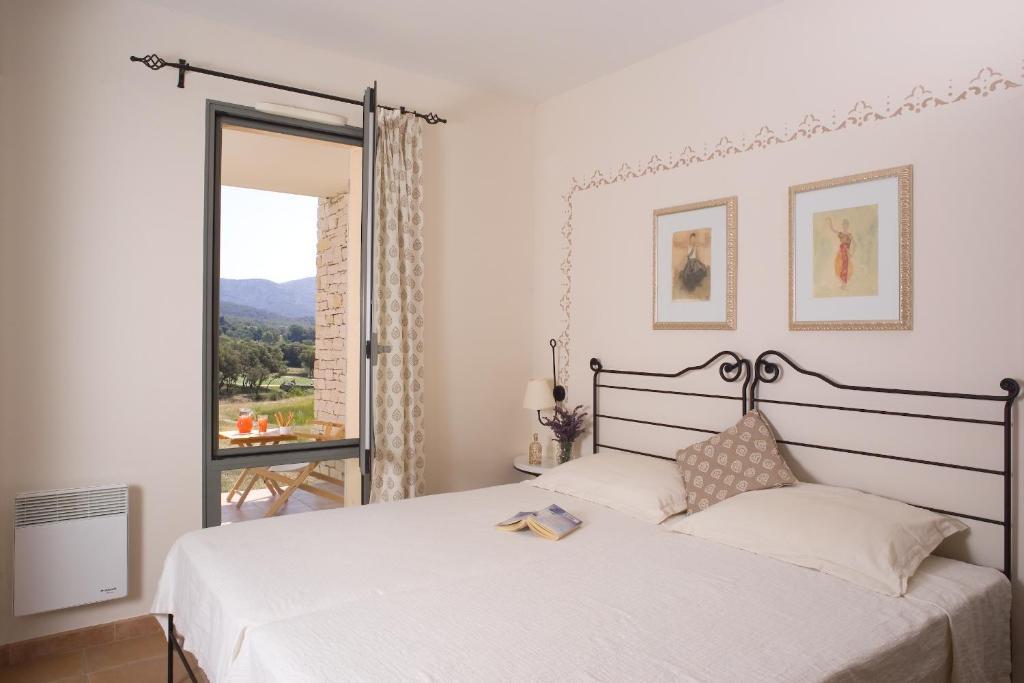 Saumane-de-Vaucluse Madame Vacances Residence Provence Country Club الغرفة الصورة