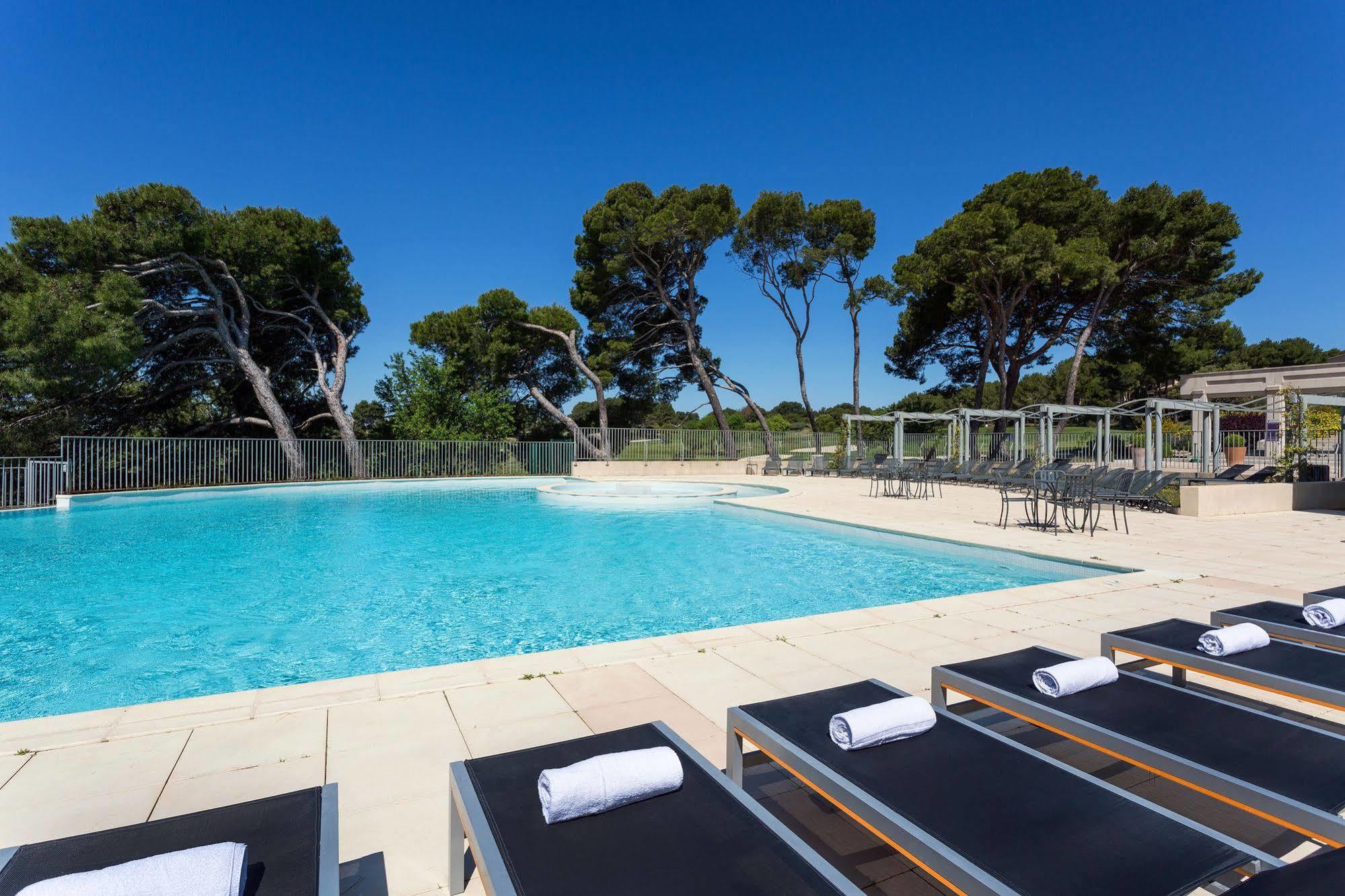 Saumane-de-Vaucluse Madame Vacances Residence Provence Country Club المظهر الخارجي الصورة